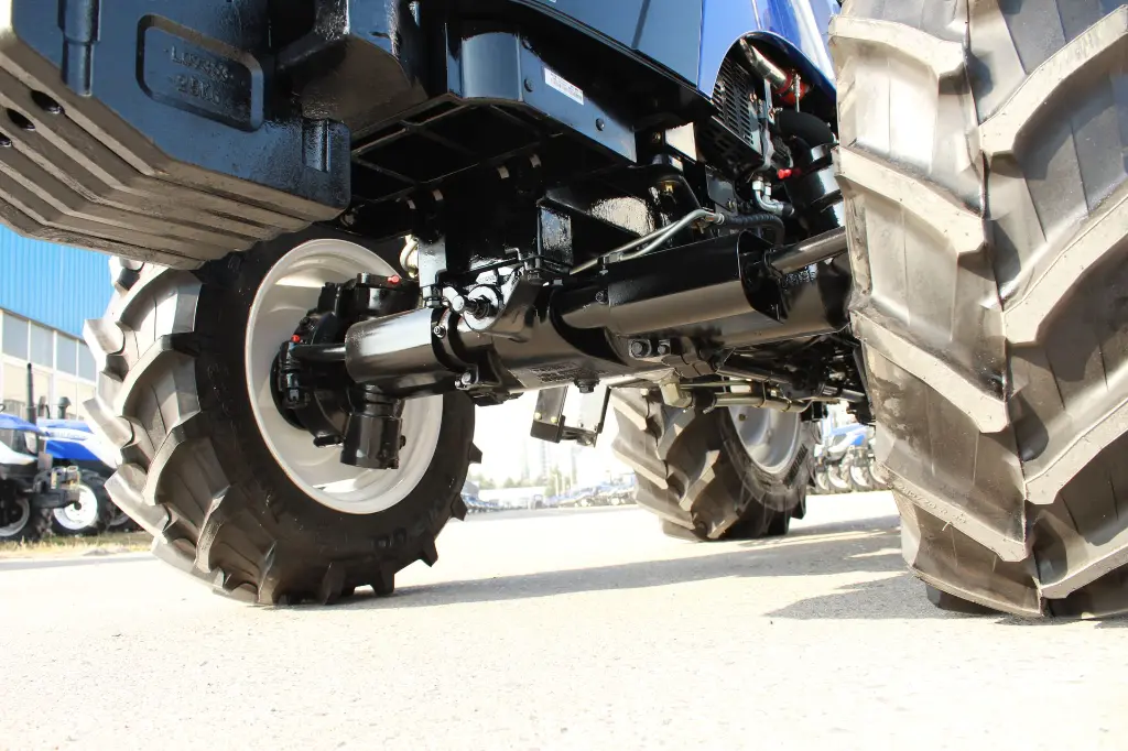 Tracteur-Lovol-50cv-Arceau-et-Toit-TB504-7-1-1.webp
